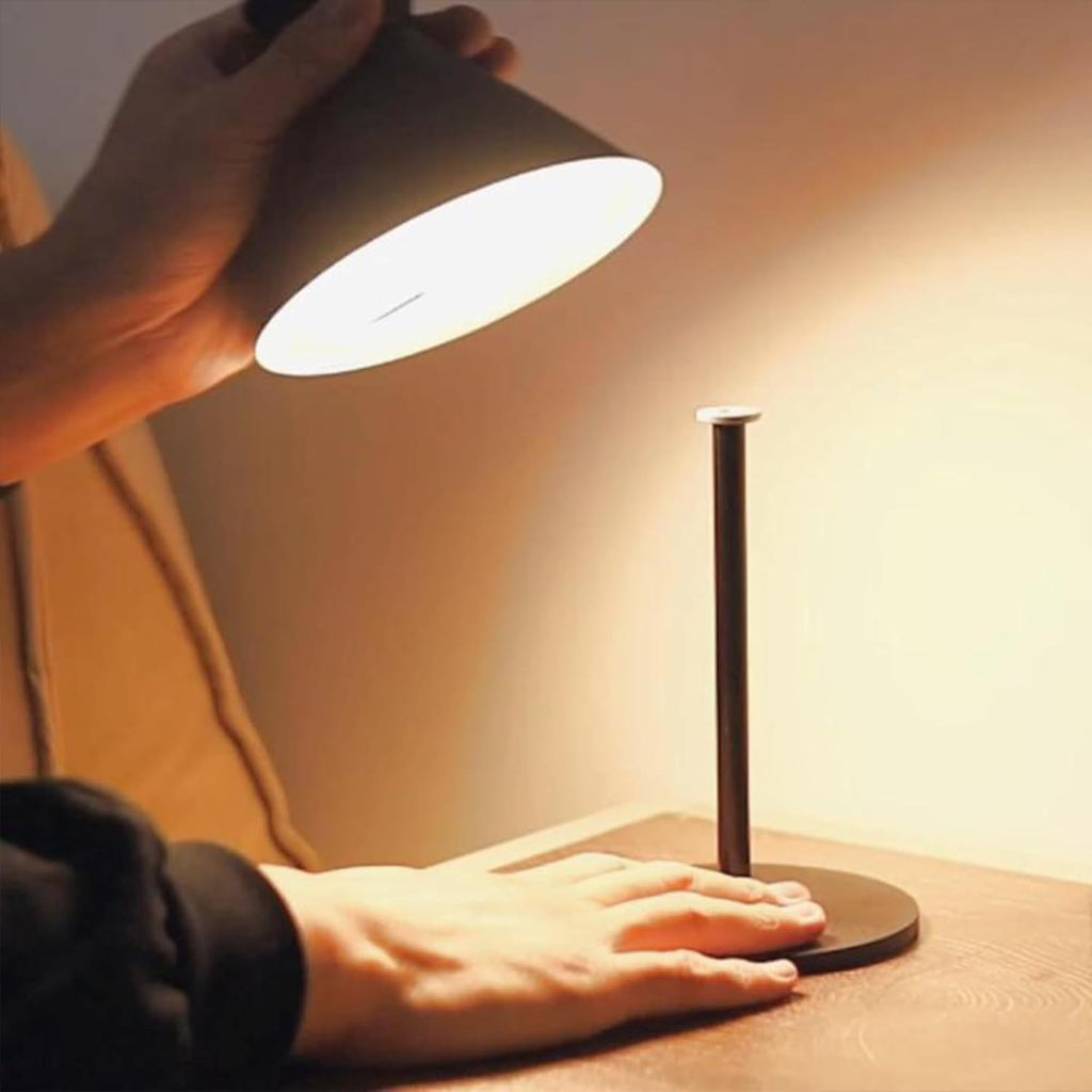 DEELUX Trådlös LED-bordslampa – Elegant design för alla tillfällen svart