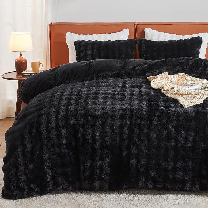 EMME Vinterbäddset "Rabbit Fur" – Lyxig elegans i djupsvart (200x200cm)