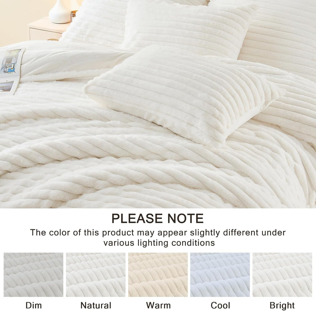 EMME Lyxigt Bäddset i fuskpäls – Elegant randig design (200x200cm, Vit)